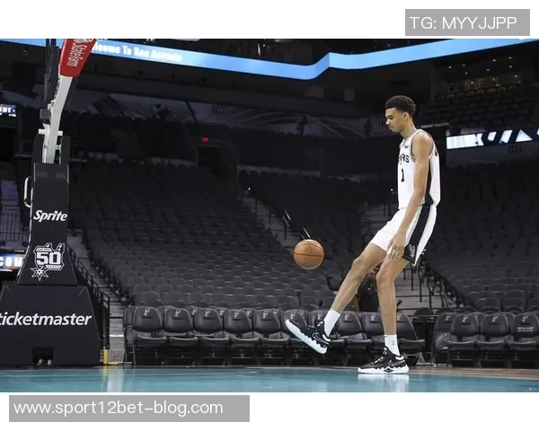 马刺主场对决开拓者文班亚马出战成疑引发关注 马刺主场对决开拓者文班亚马出战成疑引发关注