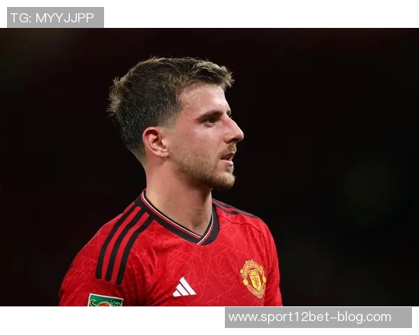 芒特滑跪庆祝曼联逆转胜利穿云箭助攻成关键时刻英雄